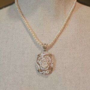 Genuine Cameo Made of Mother Of Pearl ,Necklace is Genuine Pearl!!!MADE IN ITALY